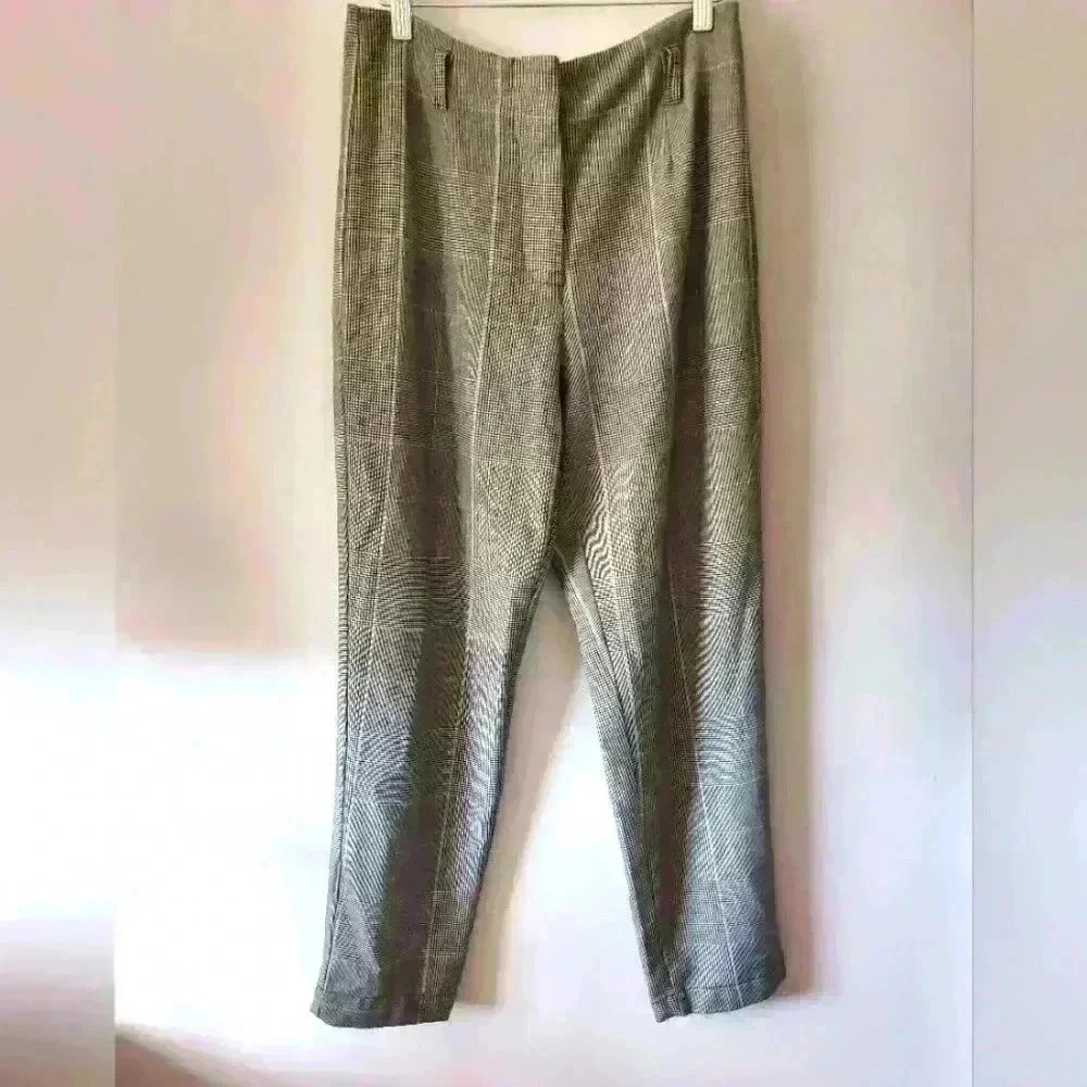 NOT FOR SALE What to wear cropped  checkered pants size 4